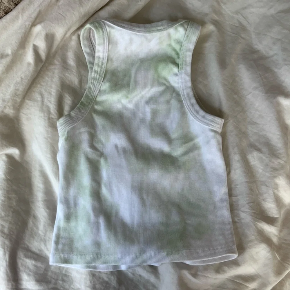 Emma & Sam Classic White Ribbed Top - Picture 2 of 3